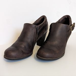 Clarks leather ankle boots, women's 9